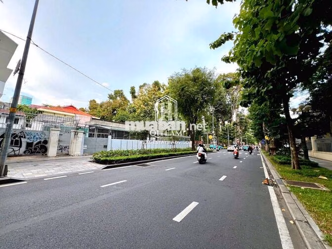 Đối Diện Dinh Độc Lập- 10x35m Alexandre De Rhodes Trệt 1 Lầu