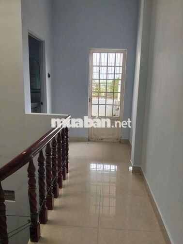 nhà dt4,5 x20 trệt 2 lầu mặt tiền kinh doanh 
