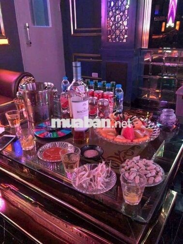 Tuyển nhân viên phục vụ(5 nam)