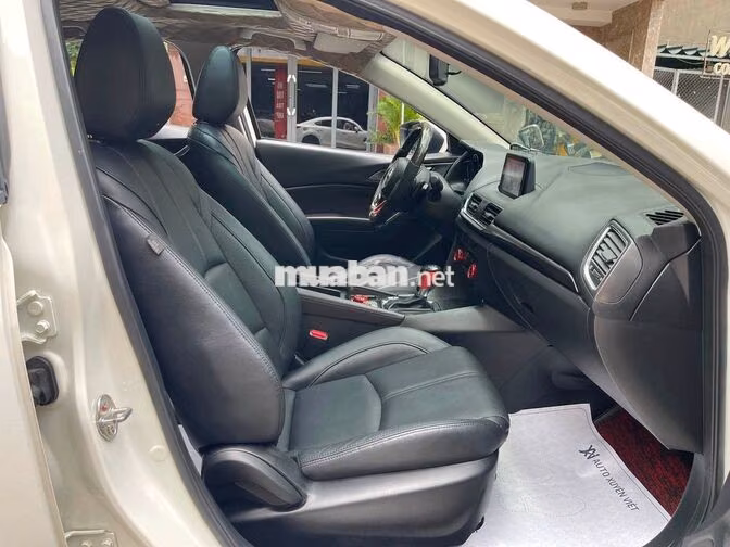 Mazda 3 2.0AT 2019 Trắng 65.000 km
