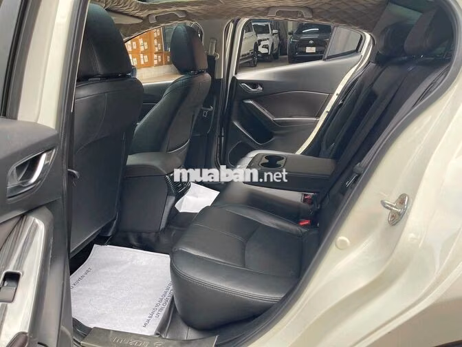 Mazda 3 2.0AT 2019 Trắng 65.000 km