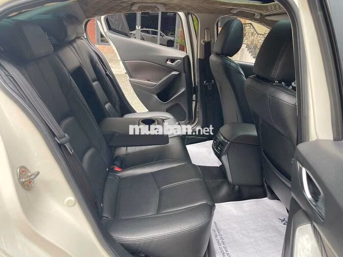 Mazda 3 2.0AT 2019 Trắng 65.000 km