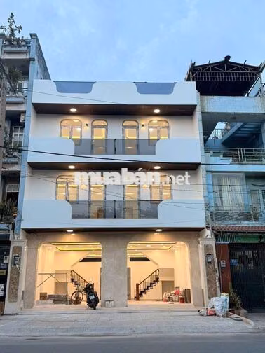 Cho thuê nhà mới xây mặt tiền đường Kinh doanh đông 9x18