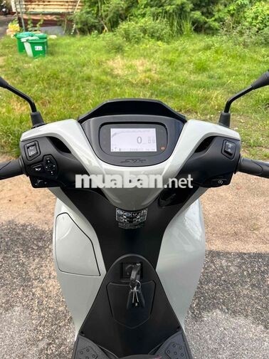 Honda SH160i ABS 2000 km Xám xi măng