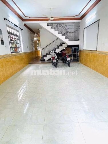 Cho thuê nguyên căn góc 2MT cực thoáng, Đường Thống Nhất, P.11, Gò Vấp