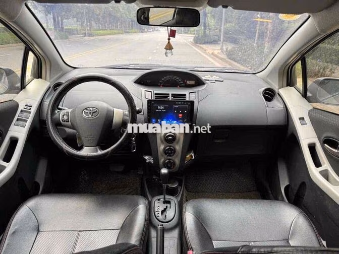 Toyota Yaris 2010 1.3AT Vàng Nhập Nhật 11 vạn km