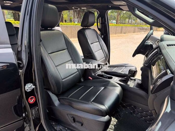 CAanF BÁN FORD EVEREST 4x4 2 CẦU SX 2019