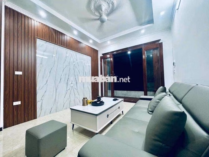 CHO THUÊ NGUYÊN CĂN NHÀ THẠCH BÀN - 3PN - NỘI THẤT CƠ BẢN - Ở HỘ GIA Đ