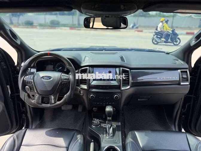 CAanF BÁN FORD EVEREST 4x4 2 CẦU SX 2019