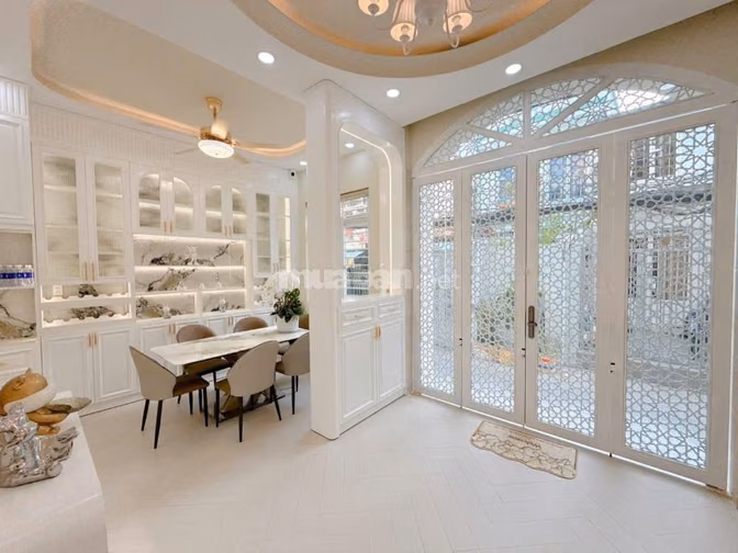 Nhà đẹp 1 lầu 3 phòng ngủ đầy đủ nội thất giá 6.8 tỷ