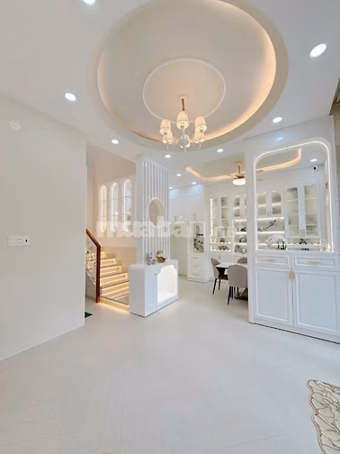 Nhà đẹp 1 lầu 3 phòng ngủ đầy đủ nội thất giá 6.8 tỷ