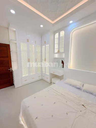 Nhà đẹp 1 lầu 3 phòng ngủ đầy đủ nội thất giá 6.8 tỷ