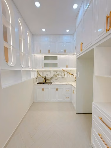 Nhà đẹp 1 lầu 3 phòng ngủ đầy đủ nội thất giá 6.8 tỷ