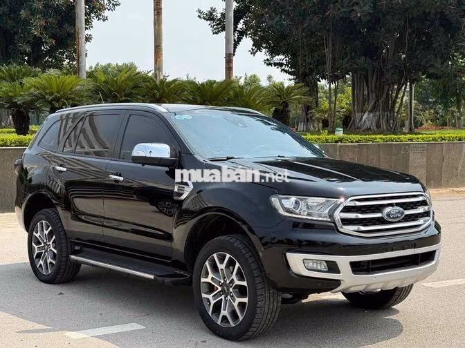 CAanF BÁN FORD EVEREST 4x4 2 CẦU SX 2019