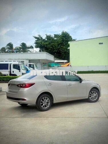Mazda2 AT giảm 100% trước bạ vào giá xe T8