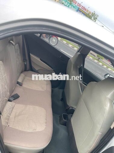 Hyundai i10 2017 Bạc 5 chỗ gia đình