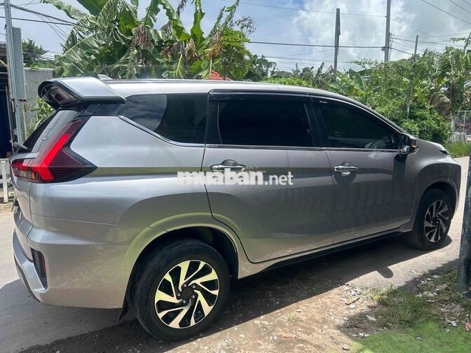 Xpander AT 2022 form dáng mới, dọn sẵn tiện nghi
