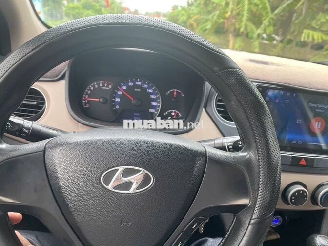 Hyundai i10 2017 Bạc 5 chỗ gia đình