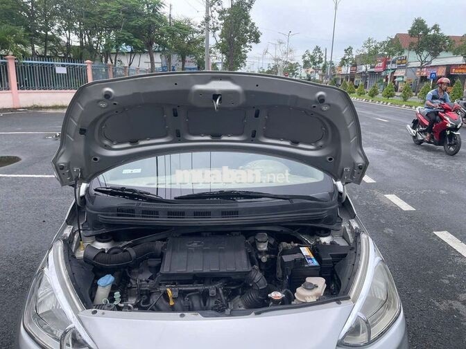 Hyundai i10 2017 Bạc 5 chỗ gia đình