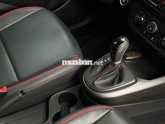 Hyundai i10 AT Hatchback Full 2023 Xanh 53.600 km