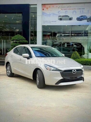 Mazda2 AT giảm 100% trước bạ vào giá xe T8