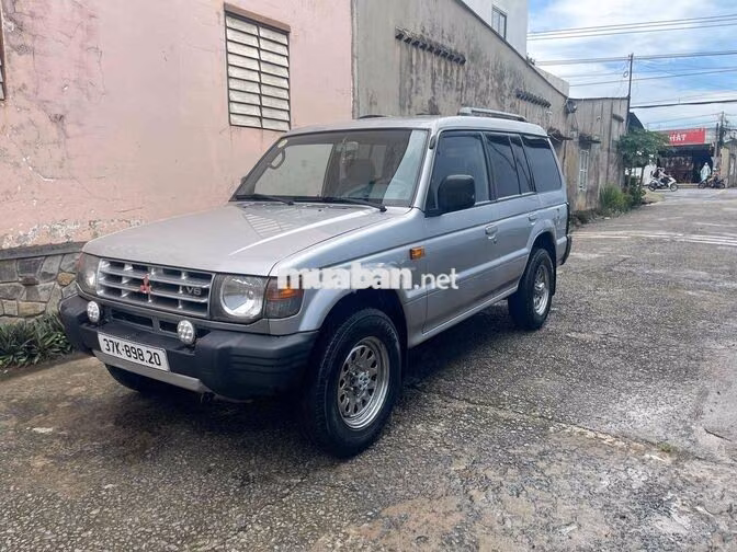 Mitsubishi Pajero Bạc Số sàn Xăng