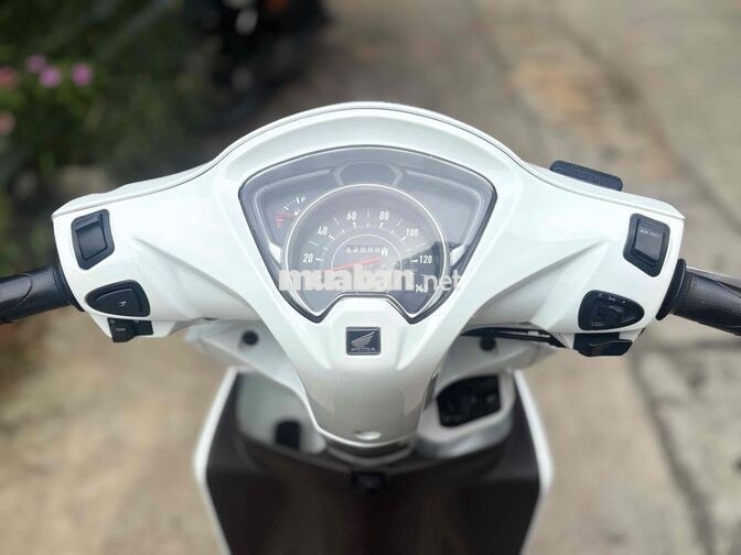 Honda Vision 2018 Trắng Tự động
