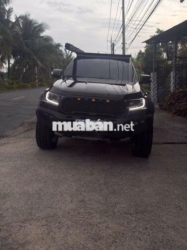 Ford Raptor 2018 Đen 5 chỗ