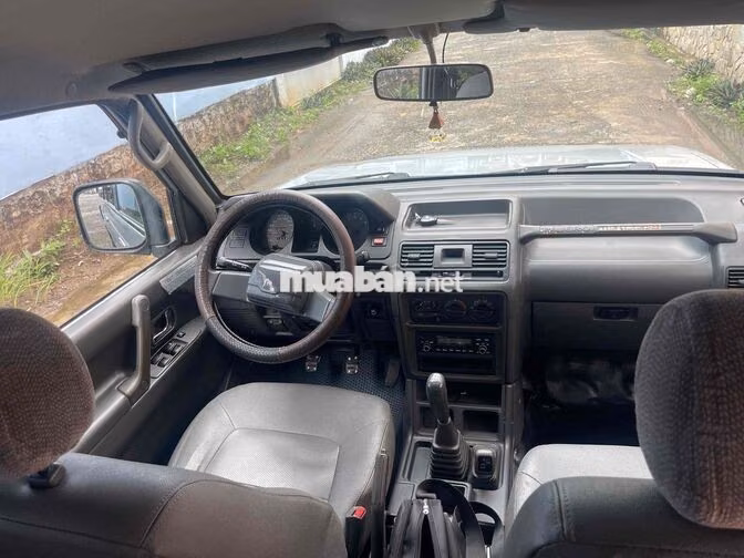 Mitsubishi Pajero Bạc Số sàn Xăng