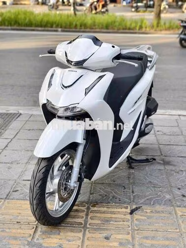 Honda SH 2026 Trắng 300km