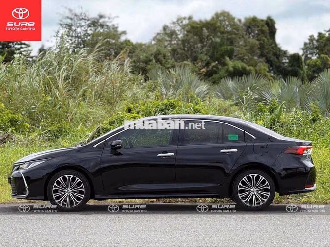 Toyota Corolla Altis 1.8V (CVT) 2022 Đen