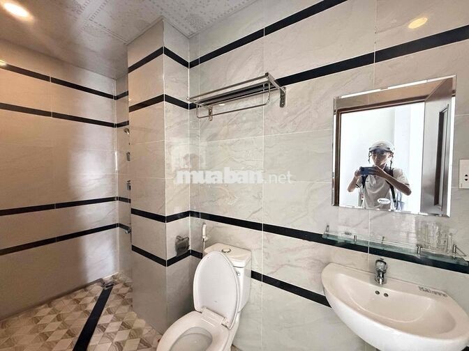 STUDIO BAN CÔNG THOÁNG GẦN PHÚ MỸ HƯNG TIỆN QUA CRESENTMALL VÀ QUA Q1