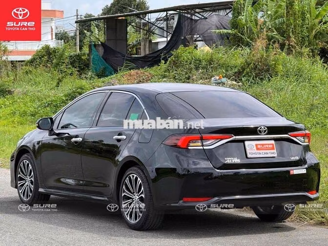 Toyota Corolla Altis 1.8V (CVT) 2022 Đen