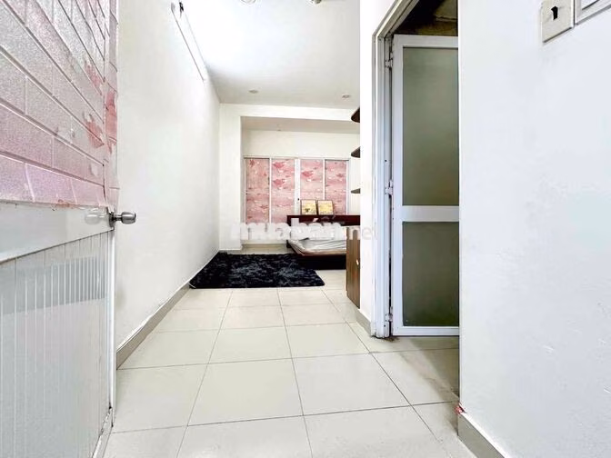Chính Chủ Full Nội Thất - Tách Bếp - Cửa Sổ Trời-Ở Liền An Dương Vương