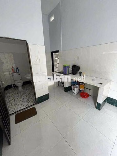 Nhà Rộng rãi, 1 trệt 2 lầu - Lạc Long Quân P8 Tân Bình