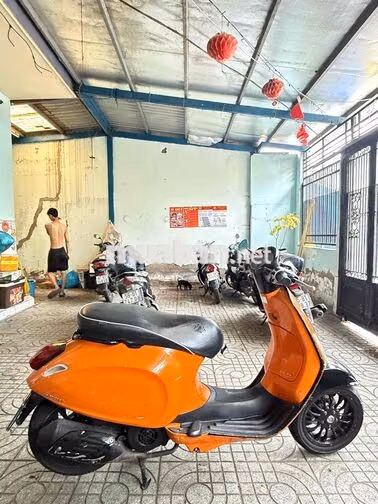 Piaggio Vespa Cam Nữ Kiên Giang
