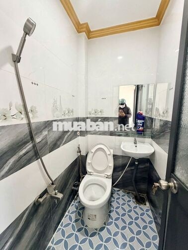 Nhà trệt lầu 2PN hẻm đường Hùng Vương chỉ 6,5 triệu