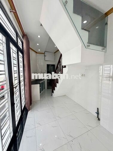 Nhà trệt lầu 2PN hẻm đường Hùng Vương chỉ 6,5 triệu