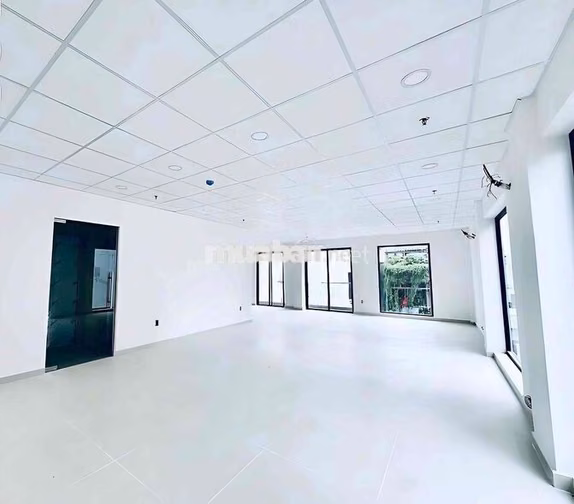 GÓC 2 MẶT TIỀN TOÀ NHÀ NGAY SÂN BAY TÂN BÌNH - 6 TẦNG SUỐT - GIÁ 60Tr