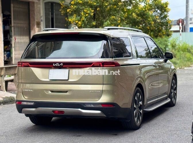 Kia Carnival Signature 2022 Vàng cát 7 chỗ