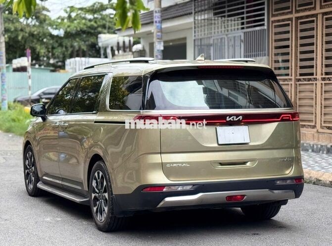 Kia Carnival Signature 2022 Vàng cát 7 chỗ