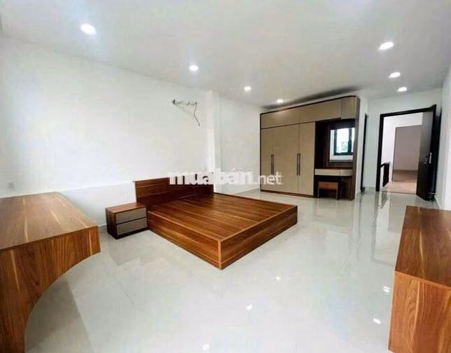 Cần cho thuê nhà MT 412A Nguyễn Tri Phương P.4 Q.10 gần khúc Nhật Tảo