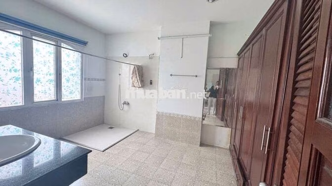 CHO THUÊ BIỆT THỰ VEN SÔNG HIỆP BÌNH CHÁNH–HẦM XE RỘNG – SÁT GIGAMALL
