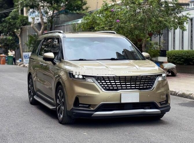 Kia Carnival Signature 2022 Vàng cát 7 chỗ