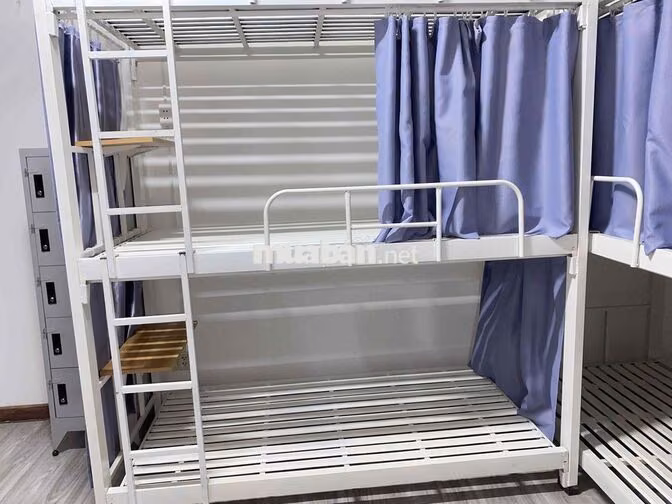 ký túc xá mới khai trương đi bộ qua trường đại học nhận giữ giường