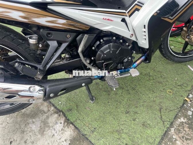 Yamaha Exciter 135 Côn tay Trắng đen