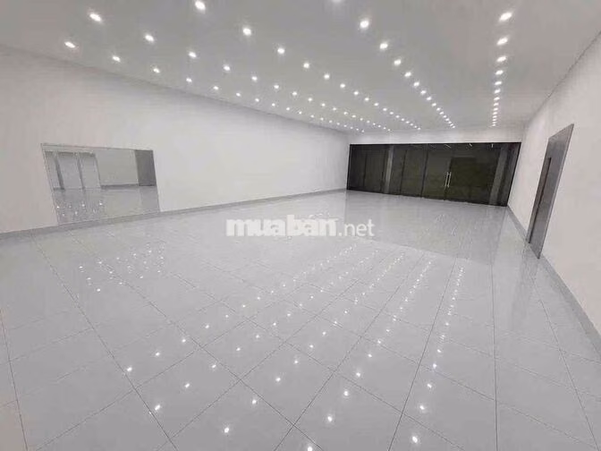 Cho thuê mặt bằng cạnh Nhà Thờ ngay Ngã 6 Chùa Bà Bình Dương