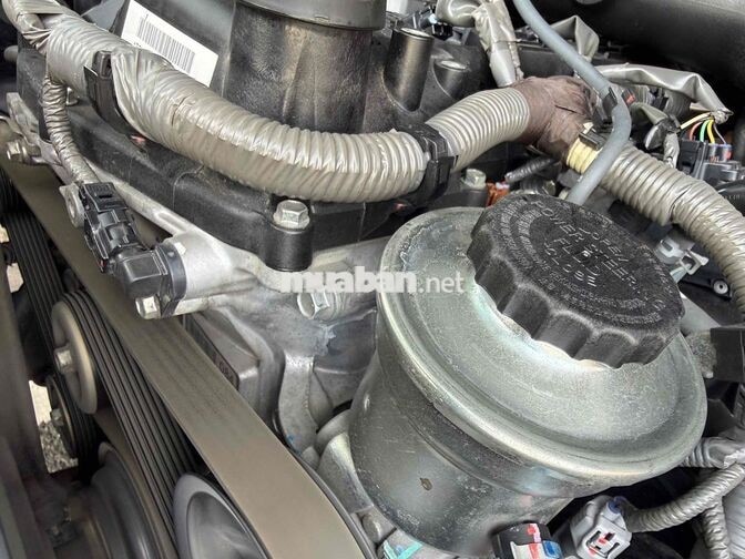 Toyota Innova 2.0E 2020 Số sàn Bạc