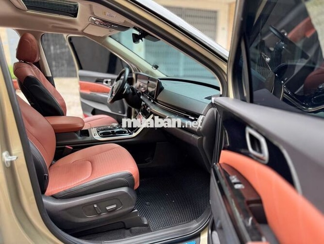 Kia Carnival Signature 2022 Vàng cát 7 chỗ