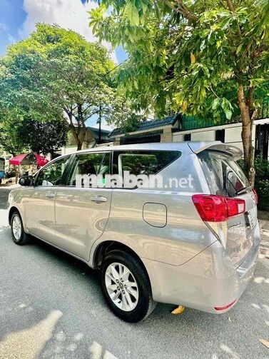 Toyota Innova 2.0E 2020 Số sàn Bạc